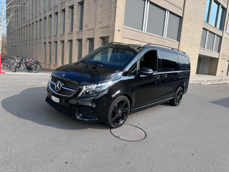 Taxi-Limousine: What is the Difference From a Chauffeur Service?