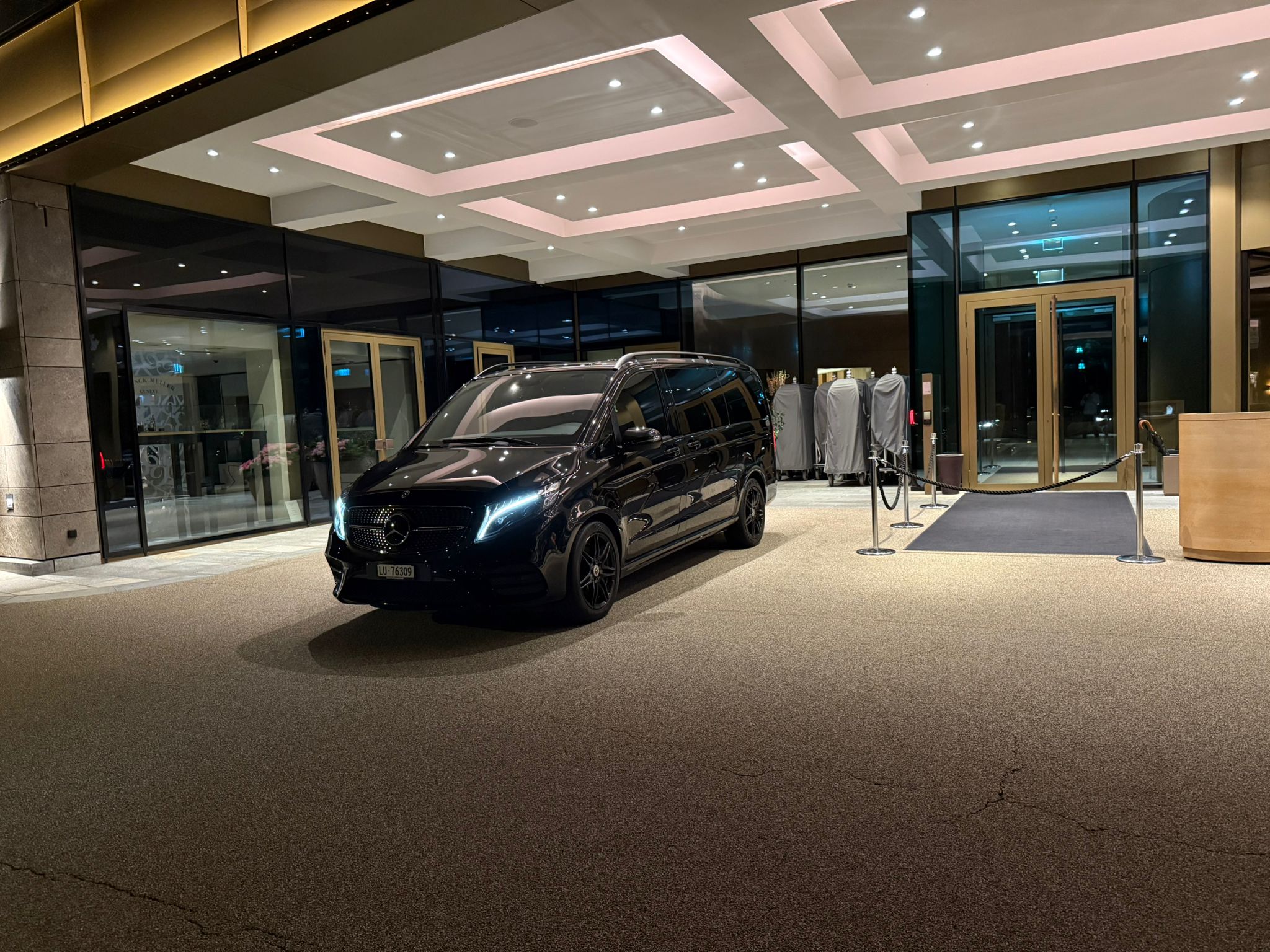 What Is a Chauffeur Service in Lucerne? An Overview of How It Works, the Occasions, and Booking