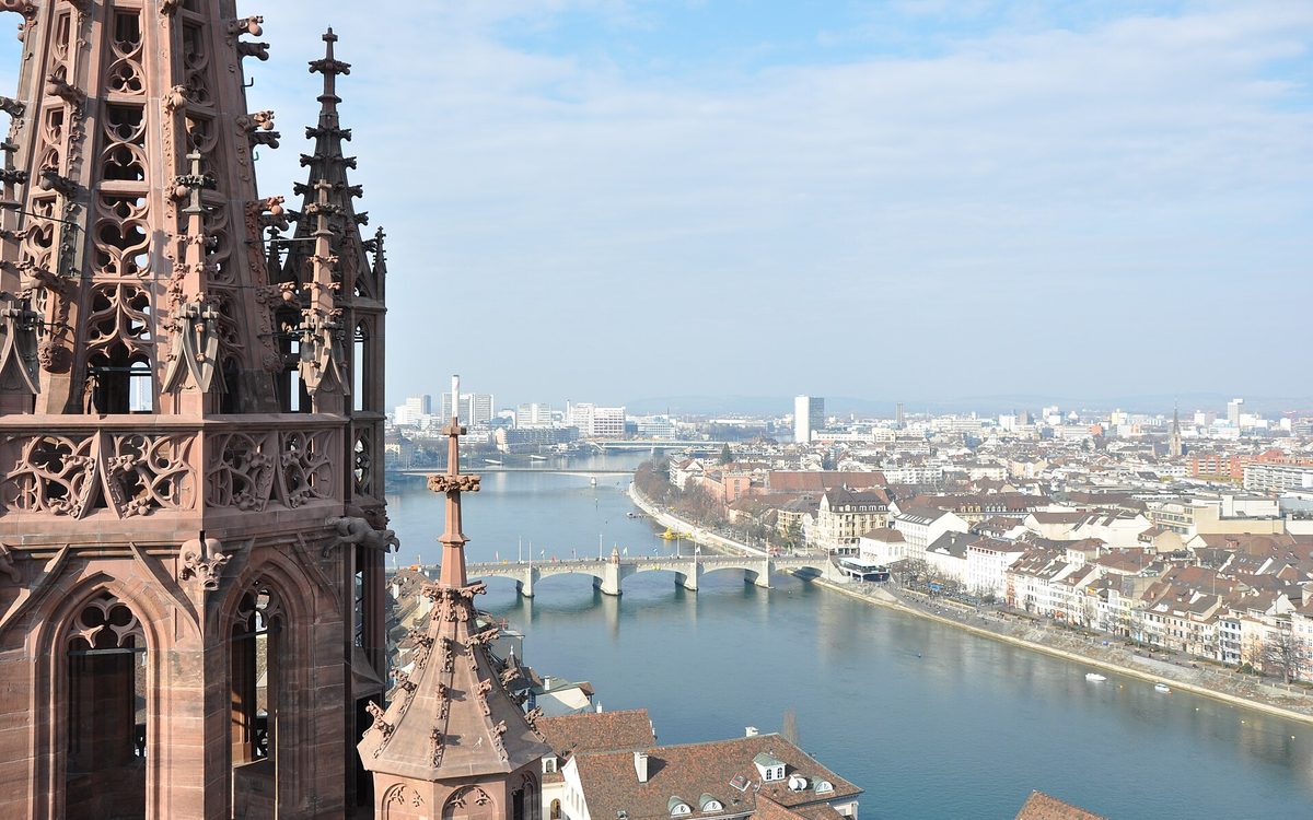 The Rhine in Basel with the Mittlere Brücke, seen from the Minster